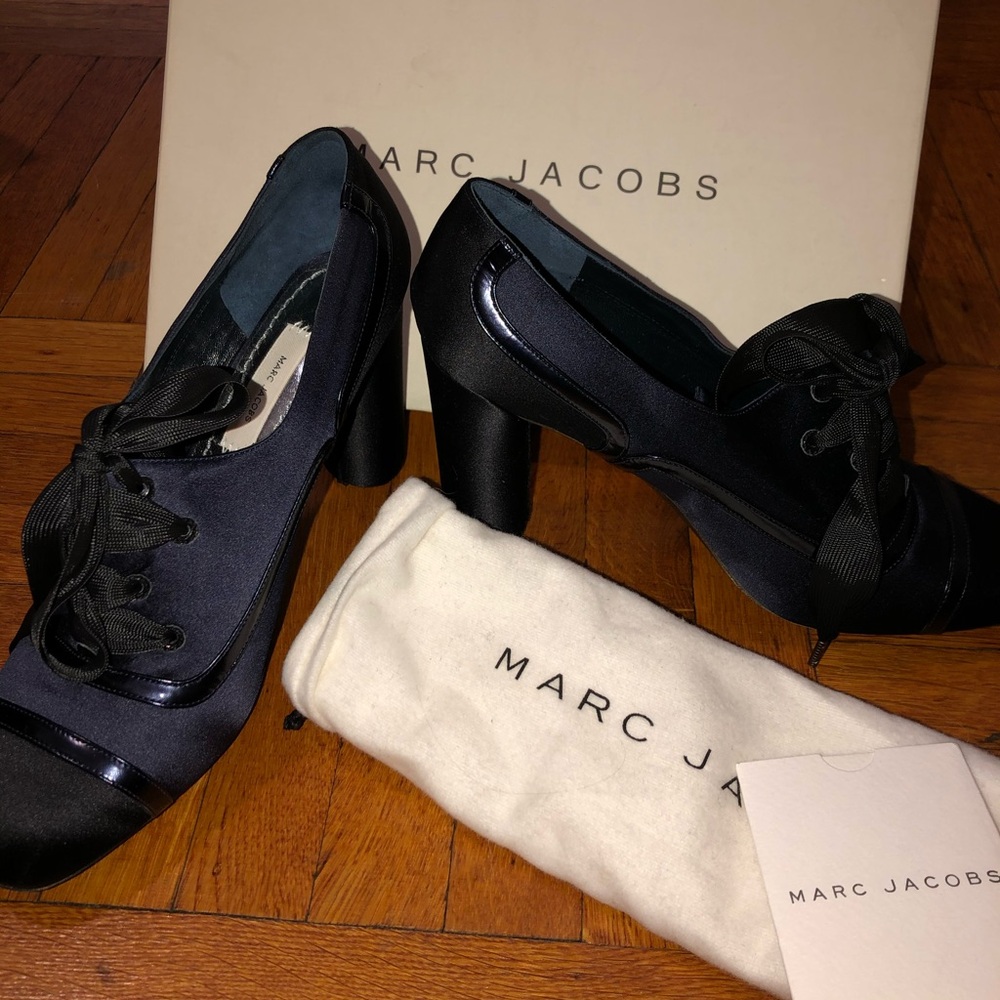 Marc Jacobs Blue & Black satin Heels